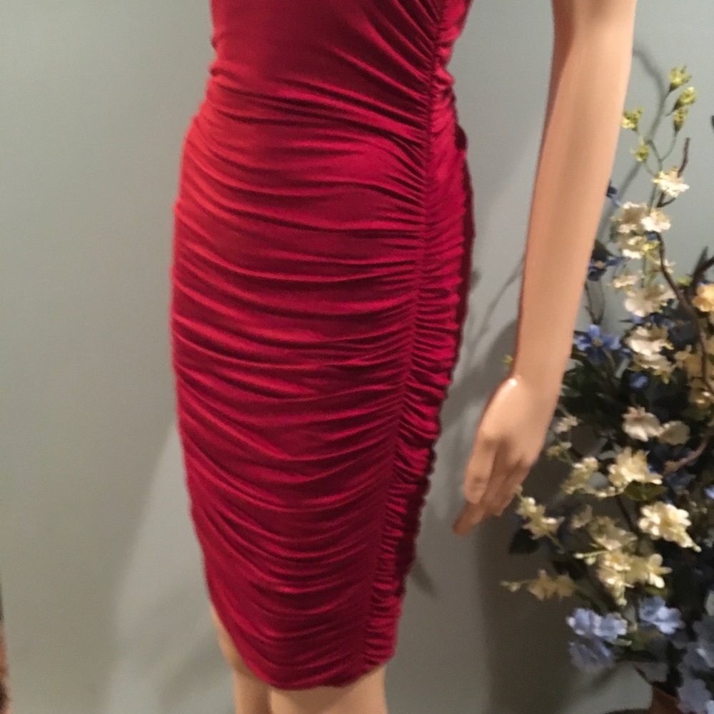 Sale CABERNET COLOR MIDI DRESS WITH SIDE RUSHING - Picture 5 of 9